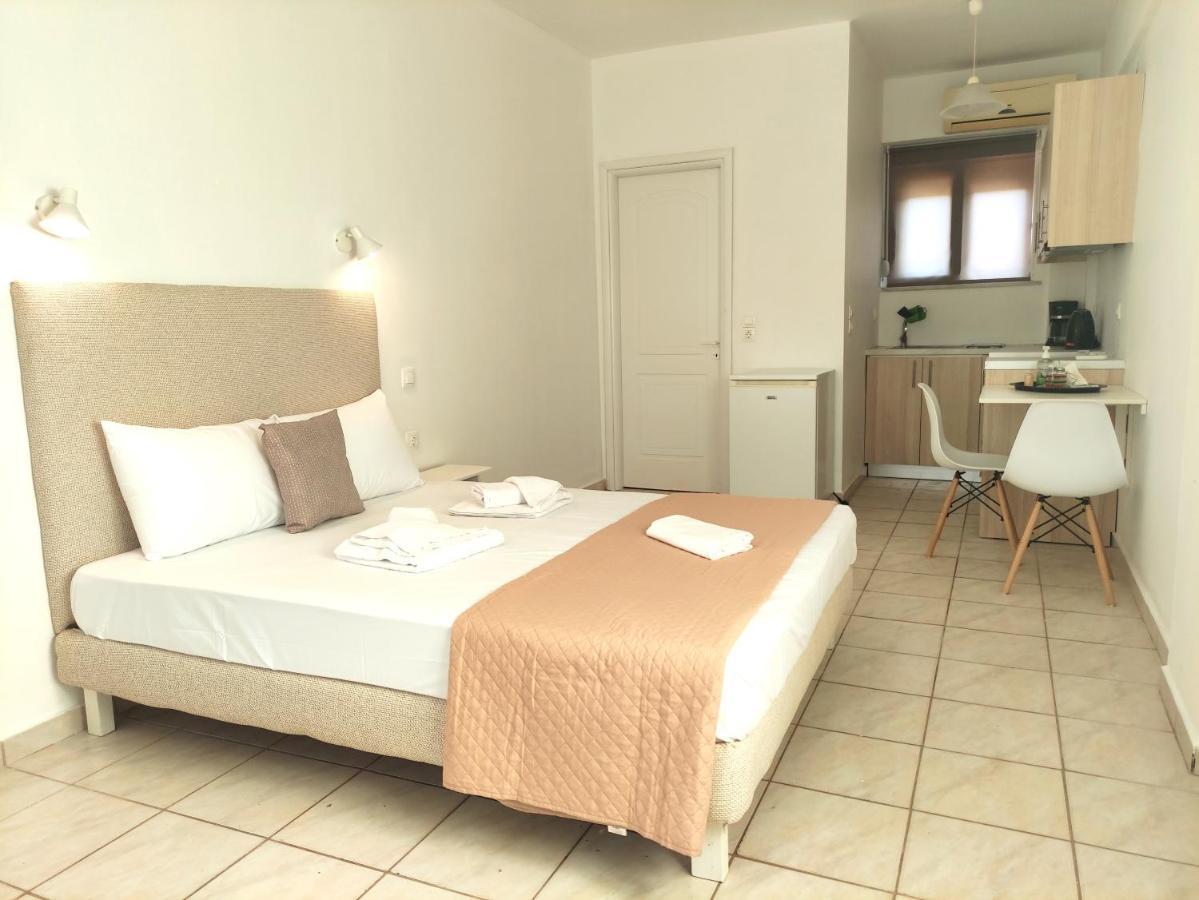 # 6 Giorgos & Chara Apartments Nea Kydonia Екстериор снимка