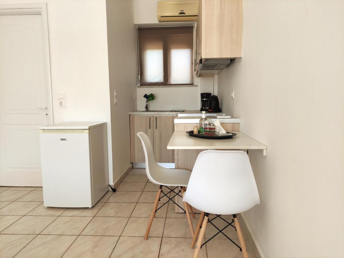 # 6 Giorgos & Chara Apartments Nea Kydonia Екстериор снимка