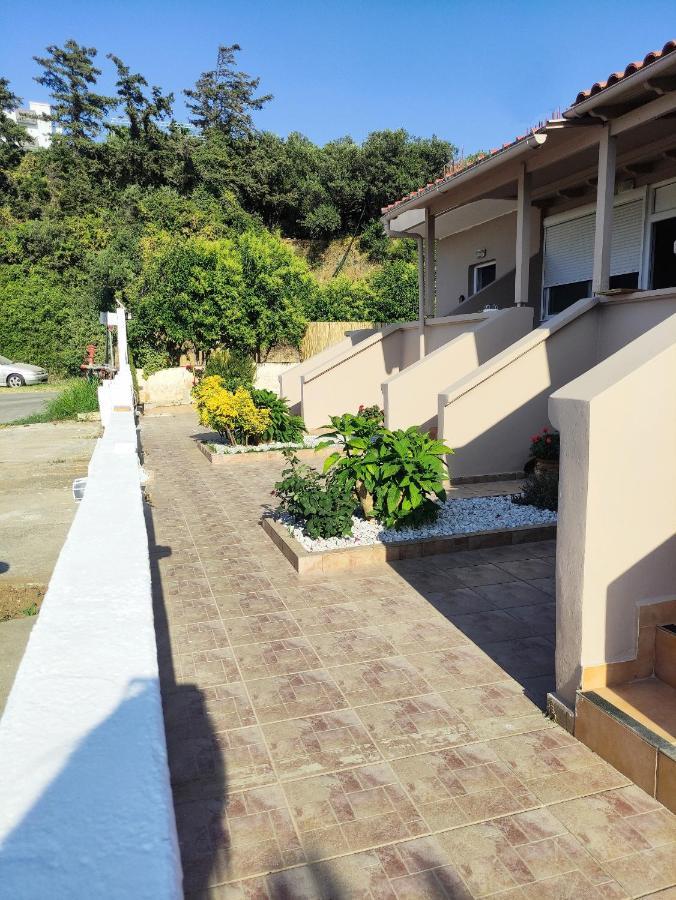 # 6 Giorgos & Chara Apartments Nea Kydonia Екстериор снимка